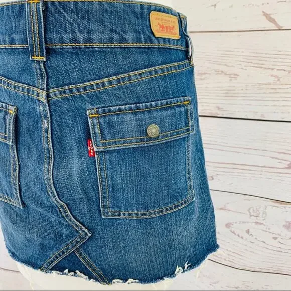 Levi’s Skirts denim raw frayed hem size 0 LIKE NEW - Picture 4 of 9
